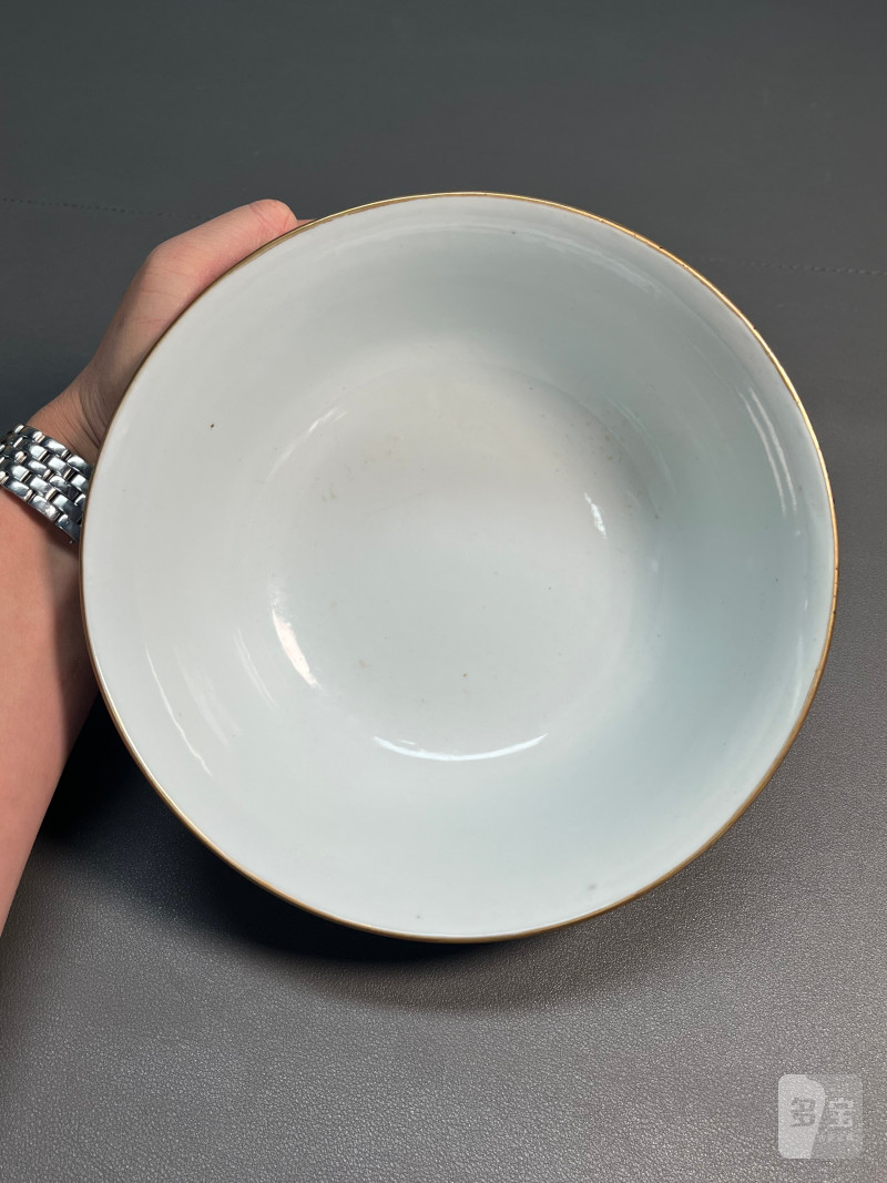 清乾隆  蓝料矾红印章“海阳八景”图碗 - 图8